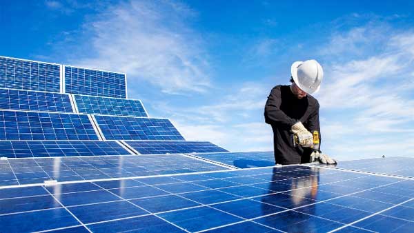 توقف پروژه‌های انرژی تجدیدپذیر به دلیل عدم پرداختی به سرمایه گذاران