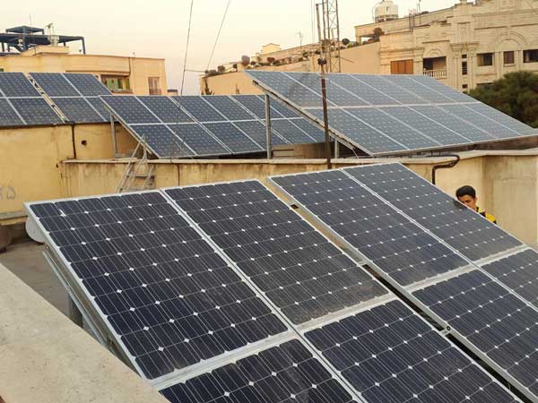 درآمد 2.5 میلیون تومانی از نیروگاه‌های خورشیدی