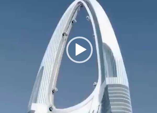 آسانسور روی سطح برج