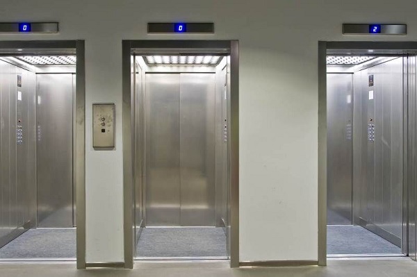 استاندارد بودن آسانسور در مسکن مهر لرستان