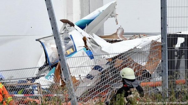 سقوط مرگبار هواپیما روی مصالح ساختمانی