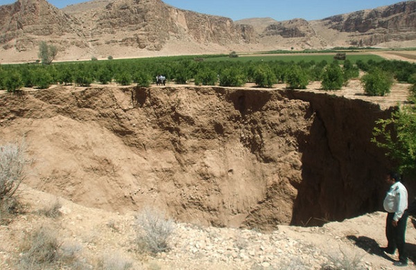 آب‌های زیرزمینی - استان فارس در ایران مقام اول فرونشست را در جهان دارد