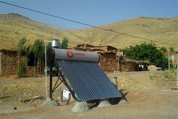 نصب آبگرمکن‌های خورشیدی در روستای سیاهدره