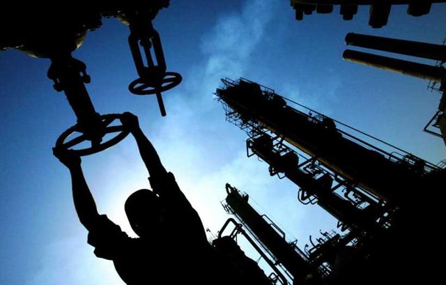 اعتصاب چهار روزه پالایشگاه نفت فرانسه
