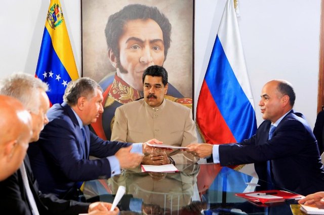 پیشنهاد ونزوئلا : واگذاری کنترل صنعت نفت خود به شرکت‌های بین‌المللی بزرگ