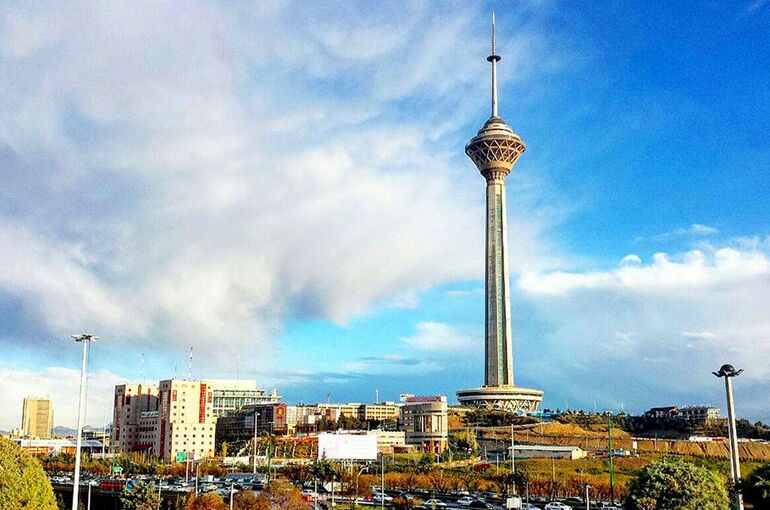 برج میلاد ایمن سازی می سایه روشن مهاجرت از تهران