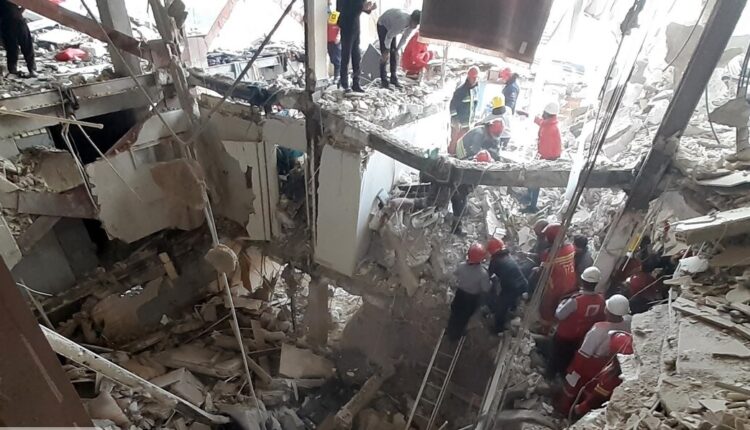 سقوط سه کارگر از سازه های فلزی