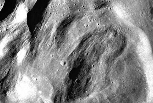 وقوع زلزله در قمر زمین