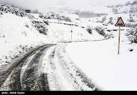 وضعیت راه‌ها؛ برف و باران در جاده‌های ۳ استان