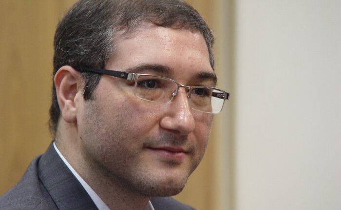 سند مسائل کشور با نظرخواهی از کارشناسان تهیه و ارایه شود