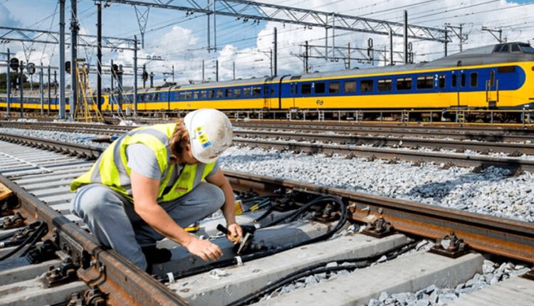 ساخت، مرمت و نگهداري كارهاي ريلي